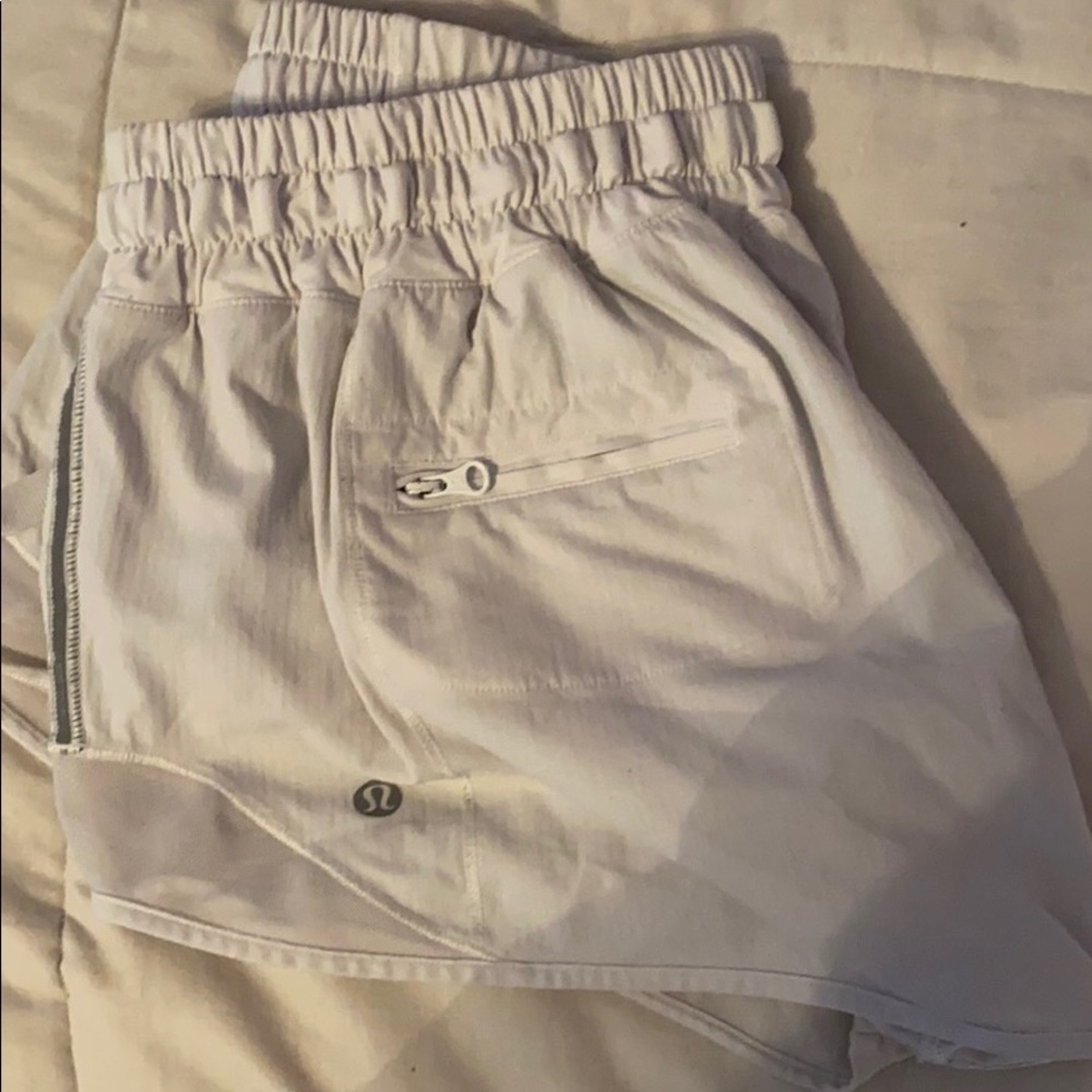 LULULEMON ATHLETICA HOTTY HOT SHORTS